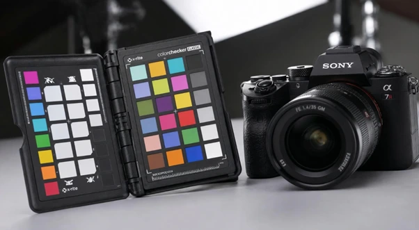 Stručni proces optičke akvizicije podataka za virtualnu turu: Sony a6700 kamera, kalibracija boja i HDR bracketing sustav.
